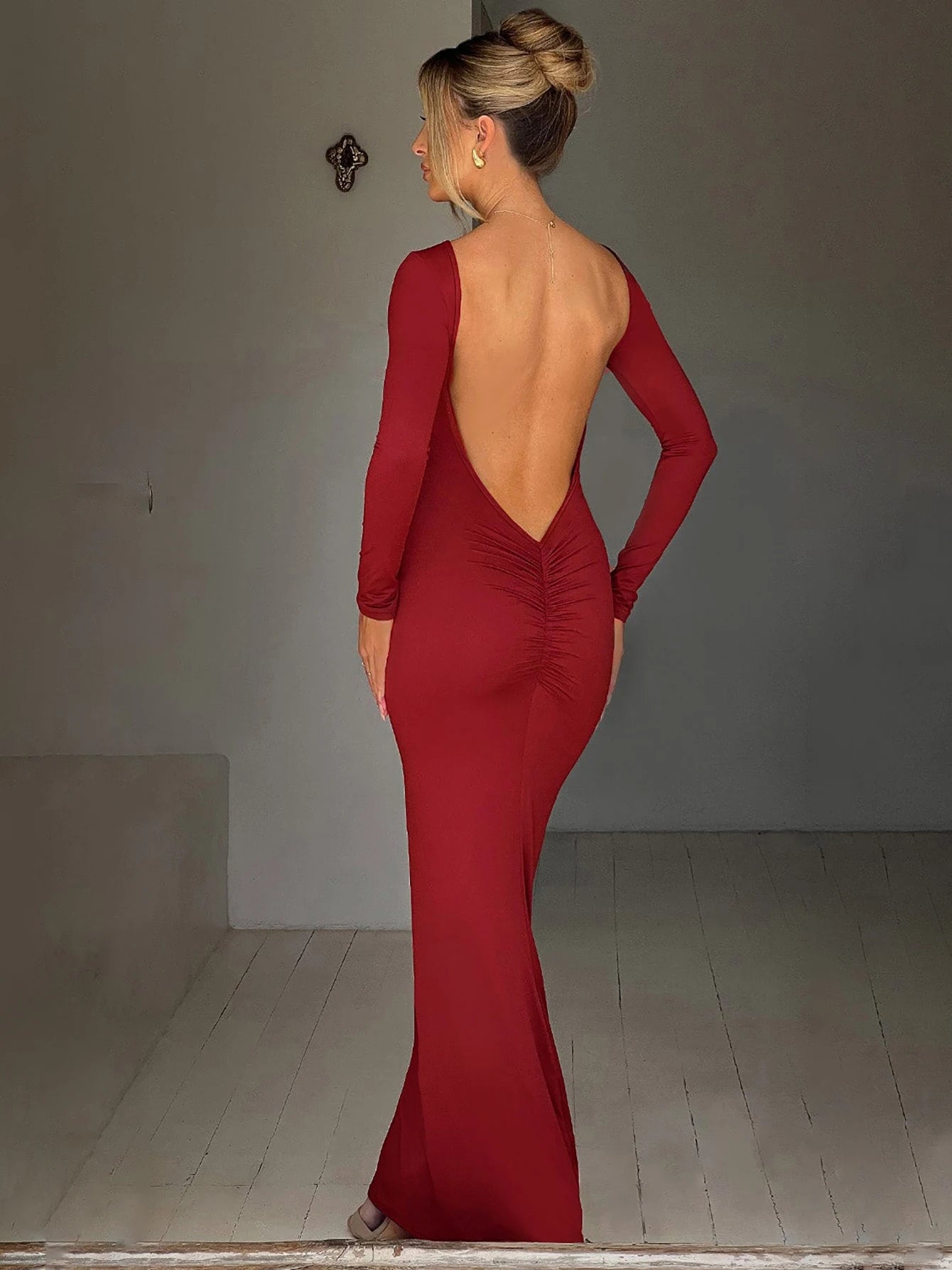 Elegant Long Sleeve Backless Dress